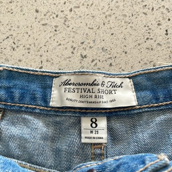 Abercrombie and Fitch festival shorts high-rise. Size8-W29. - Picture 2 of 7